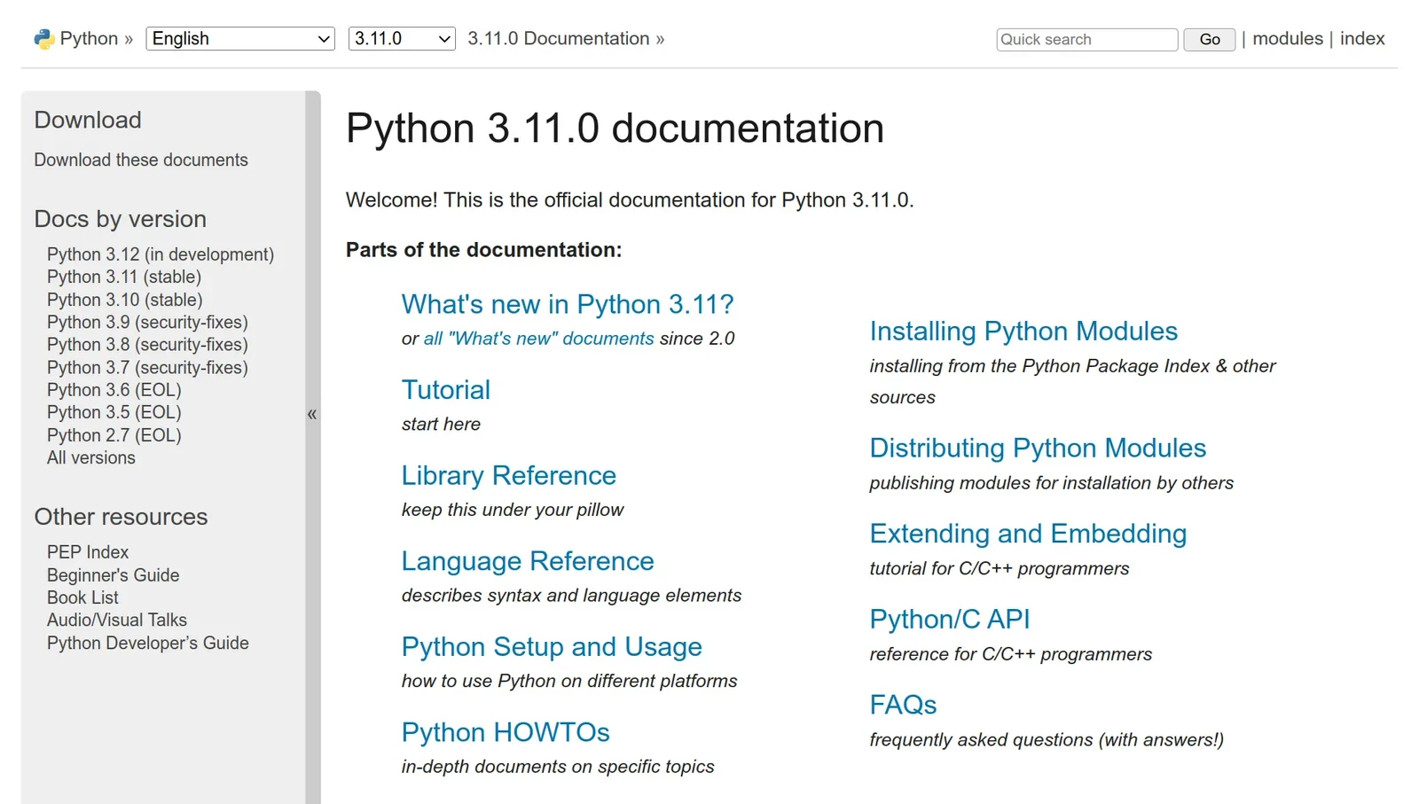 展示真实的Python学习资料组合,例如官方文档、Python教程页面、编程书籍和在线代码练习界面,体现不同资料在学习路线中的分工。